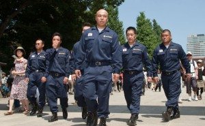 Right-wing groups and others paying respects to Japan's war dead at Yasukuni Shrine on August 15
