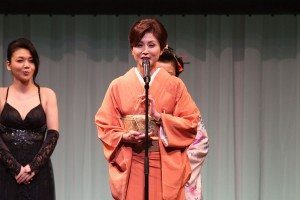 Satsuki Kirioka wins the Livedoor media award at the Sky PerfecTV! Adult Broadcasting Awards 2012 that took place on February 14 at a hotel ballroom in Tokyo's Shinagawa district.