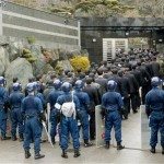 2 Kudo-kai gangsters arrested over illegal TV cards, headquarters raided 