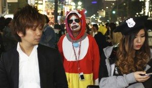 Yokai watching at Roppongi Crossing