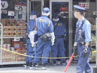 Tokyo police have arrested a man in the attempted robbery of an outlet of Mini Piago, in the Koenji Minami area on Monday