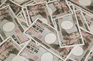 An employee of a precious metals shop was robbed of 56 million yen in cash on Thursday