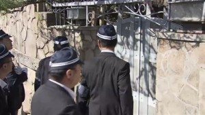Approximately 50 investigators raided the HQ of the Yamaguchi-gumi on Tuesday