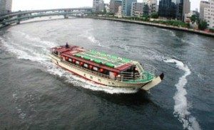 A yakatabune boat in the Sumida River