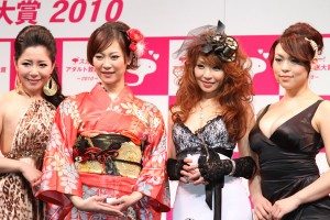 Natsumi Horiguchi (second from left) and the other nominees