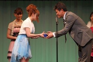 Kokomi Naruse takes the Nikkan Gendai media award at the Sky PerfecTV! Adult Broadcasting Awards 2012 that took place on February 14 at a hotel ballroom in Tokyo's Shinagawa district.