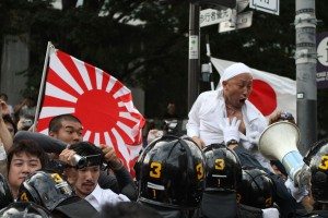 Right-wing groups clash with police in Kudanshita, Tokyo