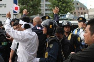 Right-wing groups clash with police in Kudanshita, Tokyo