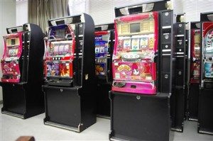 Osaka cops raid illegal gambling parlor in Minami, 8 arrested