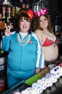 Hostess club Pearls For A Pig (Weekly Playboy)