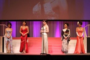 Akari Hoshino takes Best Mature Actress at 2013 porn awards