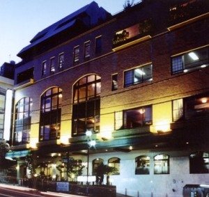 The suspect is alleged to have dropped a sleeping powder into a drink consumed by the woman inside a love hotel