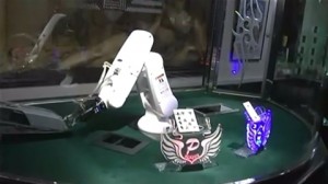 The robot dealer at Kabukicho's Atom parlor