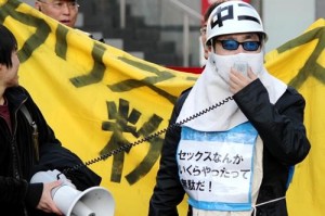 Kakuhido rallies against Christmas in 2012
