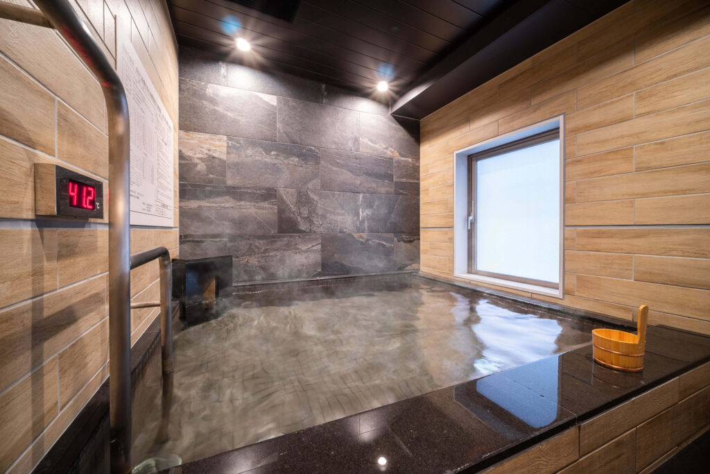 Cross-dressing man entered women's bath at Chiba hotel