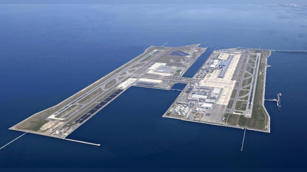 Men accused of smuggling gold from Hong Kong via shared Kansai airport toilet