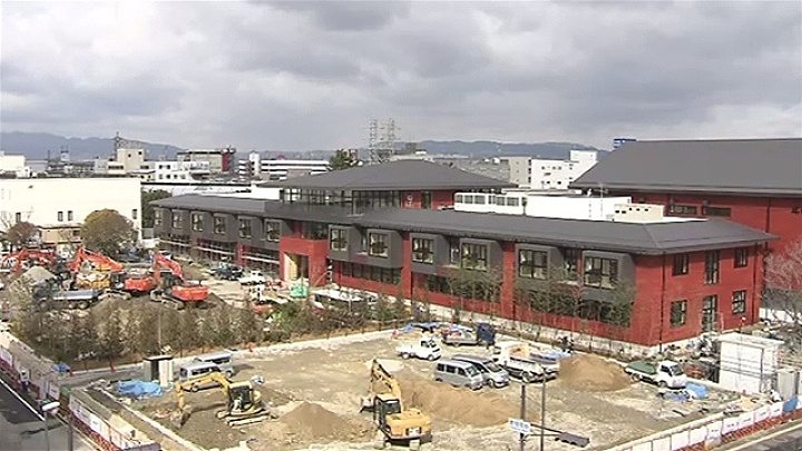 Moritomo Gakuen plans to open a private school on land purchased from the Ministry of Finance at price far lower than the market value