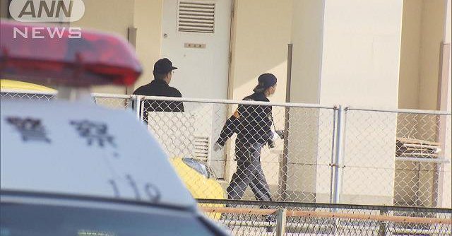 A teenager forced a middle school to close after leaving two boxes with notes saying “will explode if opened” (TV Asahi)