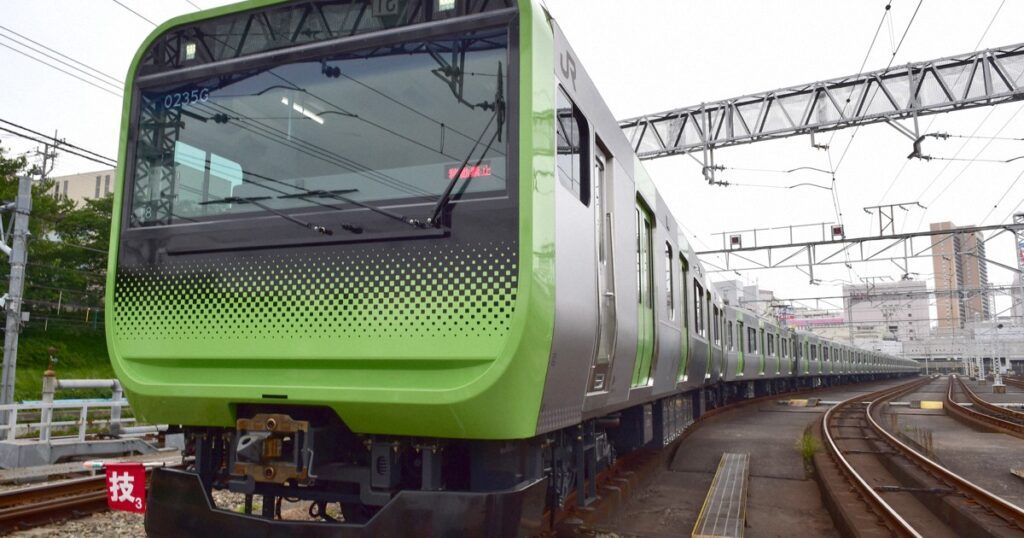 Teenage girl takes fatal plunge in front of Yamanote Line train in apparent suicide