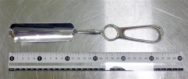 The abdominal spatula that doctors forgot to remove from a patient (Courtesy of Chisaki City Hospital)
