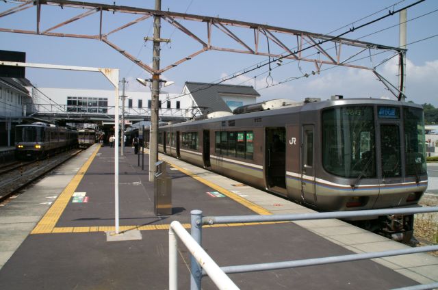 A 17-year-old girl existed a train at Banshu-Ako Station (above) and reported to police that she had been molested by a sergeant inside a carriage