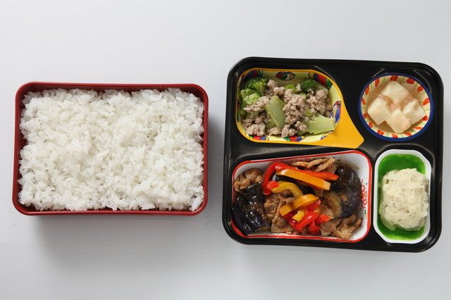 A drunk man is charged with assaulting a manager of a restaurant he ordered delivery from because the rice in his order was soft