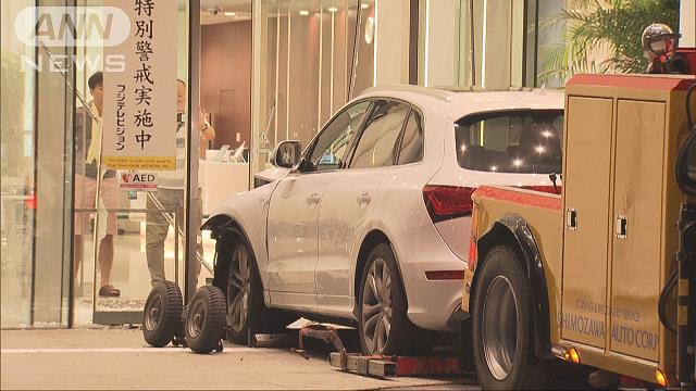 A 36-year-old man rammed an SUV into the front of the headquarters of the Fuji Network Television on Saturday