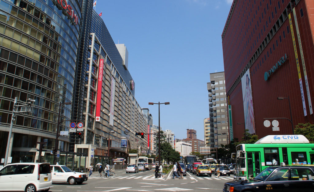 Fukuoka police are seeking to identify two persons who appear to have leaped to their deaths from a hotel in Fukuoka City's Chuo Ward