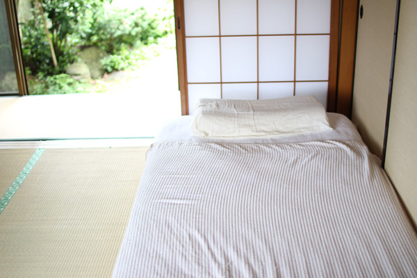 The body of Shigeko Kamio was found atop a futon inside her residence in Kobe on September 7