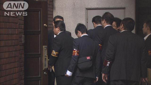Police searched an office of the Sumiyoshi-kai in Ginza
