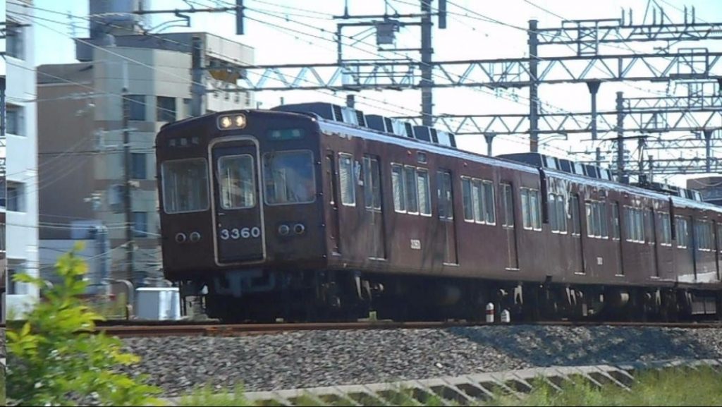 The driver of a Hankyu Railway train was injured by flying glass following the impact with a suicidal jumper at Aikawa Station