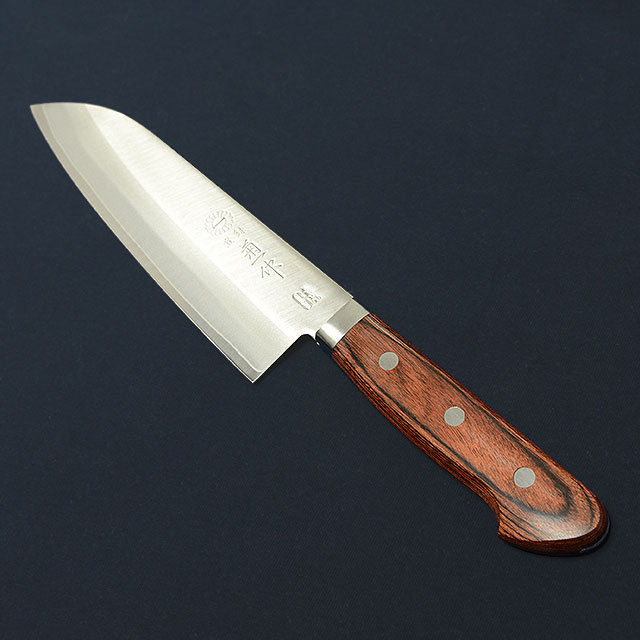 A man stabbed a female acquaintance in Maebashi City over the weekend