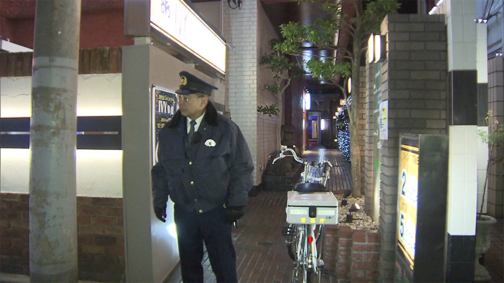 A woman has died after being found beaten inside a love hotel in Uguisudani on Tuesday night