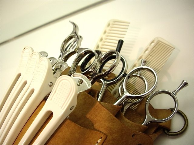 A male stylist allegedly robbed a beauty salon in Nara of nearly 1 million yen