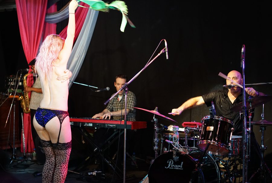 Big Willie's Burlesque Fuji Revue