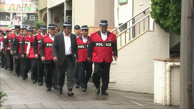 Police raided the Tsukasa Kogyo headquarters in search of evidence related to the alleged extortion of 900,000 yen